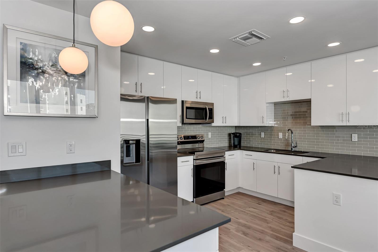 1703 N TAMIAMI TRAIL Unit: B307