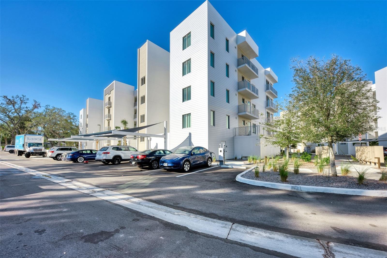 1703 N TAMIAMI TRAIL Unit: B307