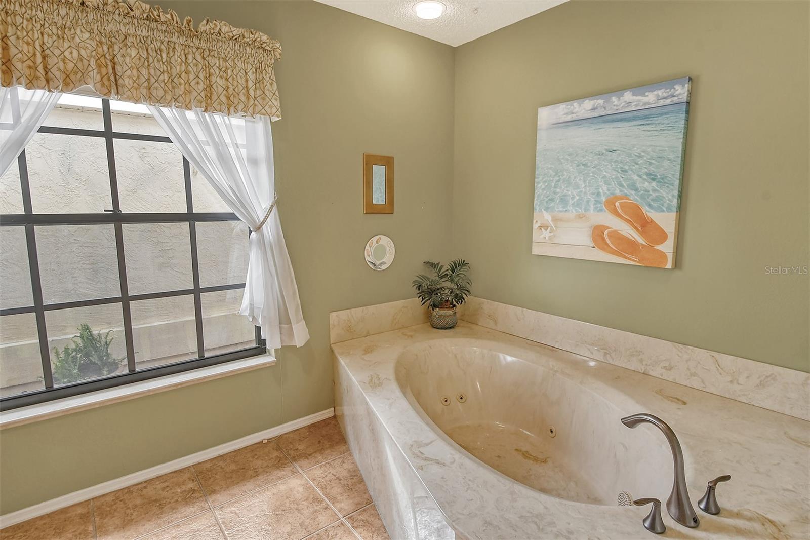 328 EDEN DR