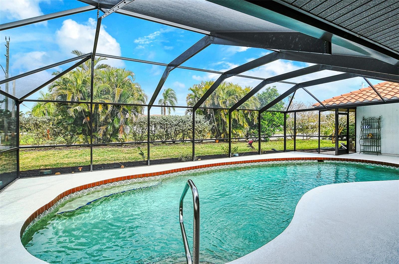 328 EDEN DR