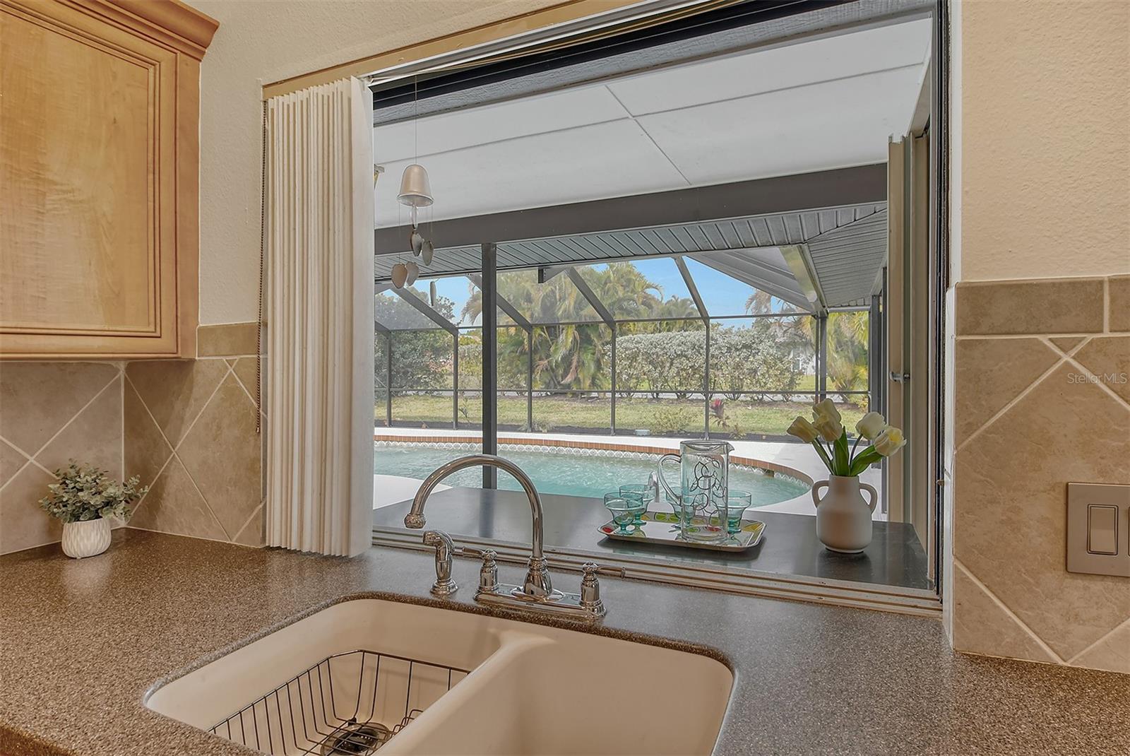 328 EDEN DR