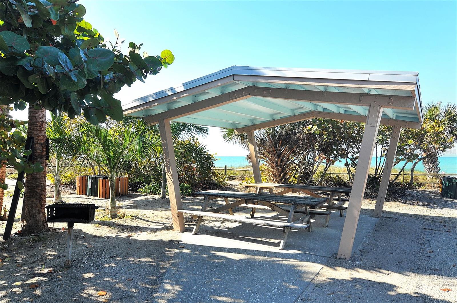 328 EDEN DR