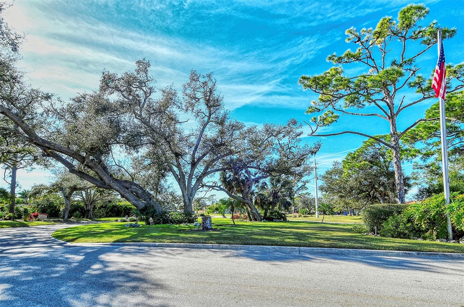 328 EDEN DR