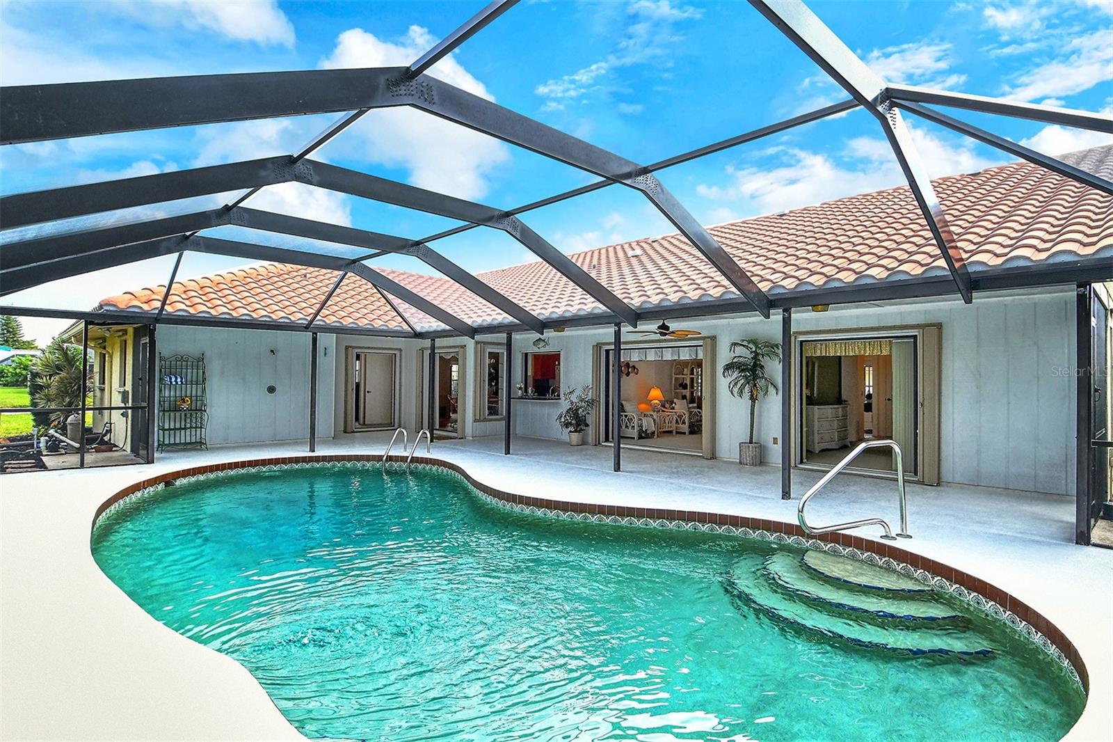 328 EDEN DR