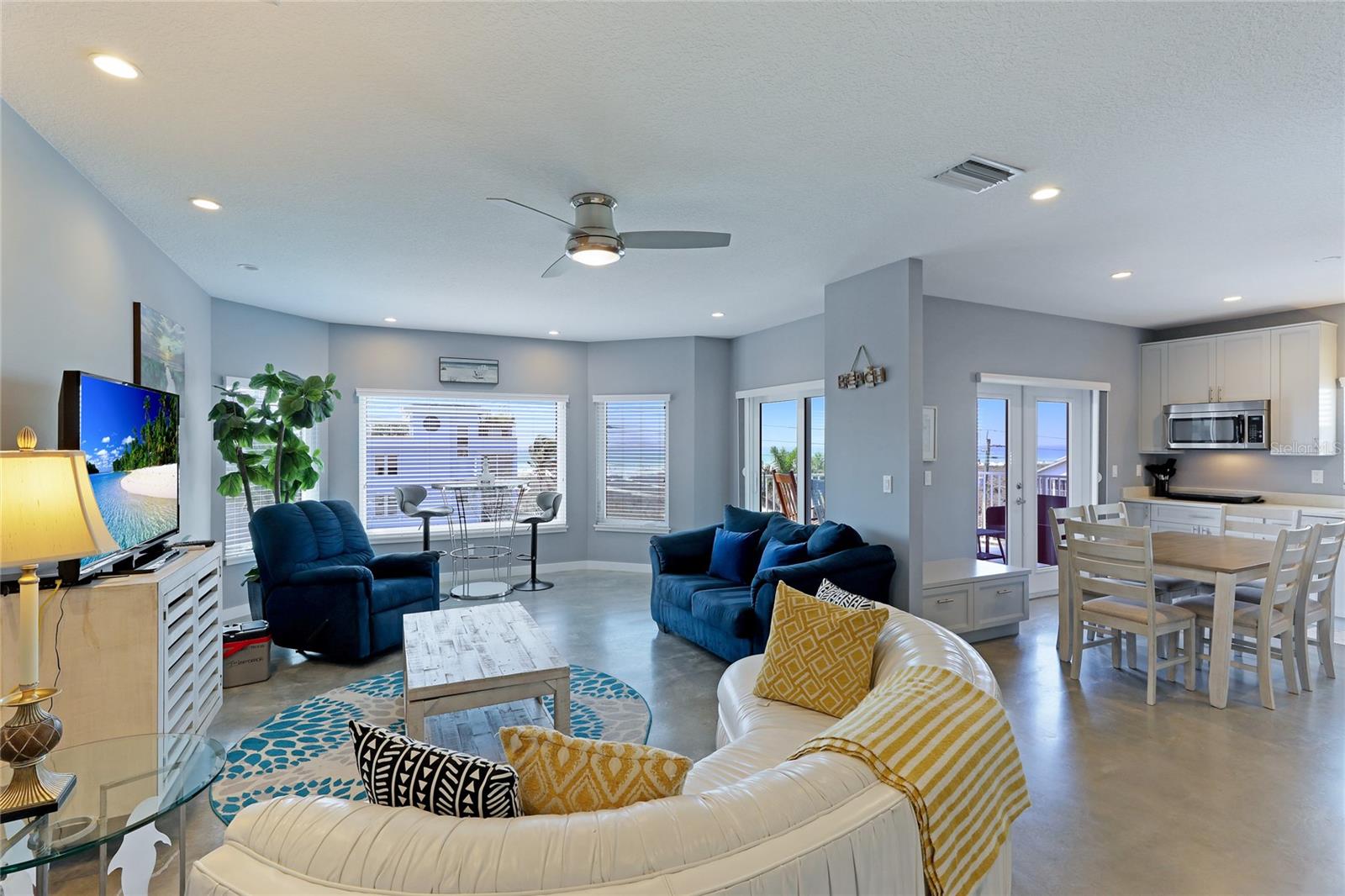 645 BEACH RD