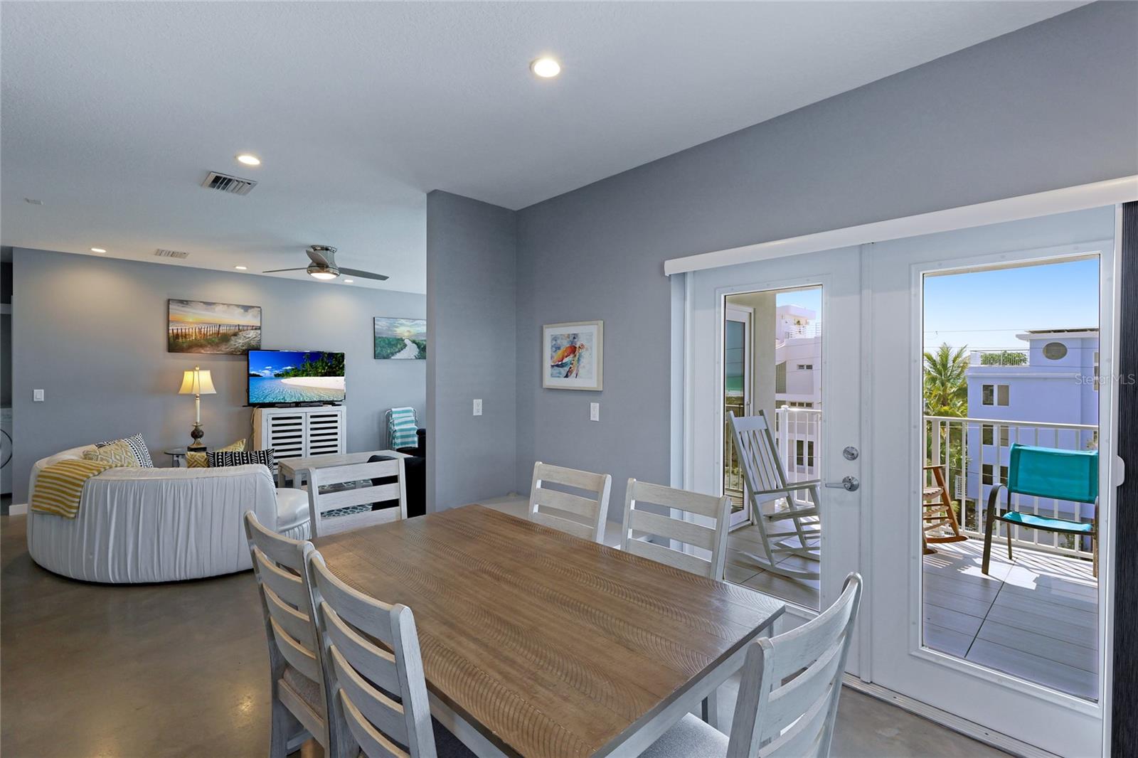 645 BEACH RD
