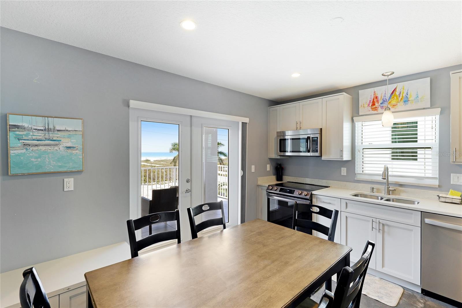 645 BEACH RD
