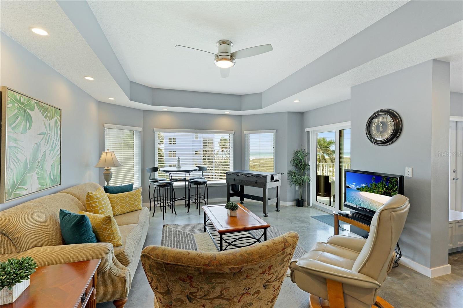 645 BEACH RD