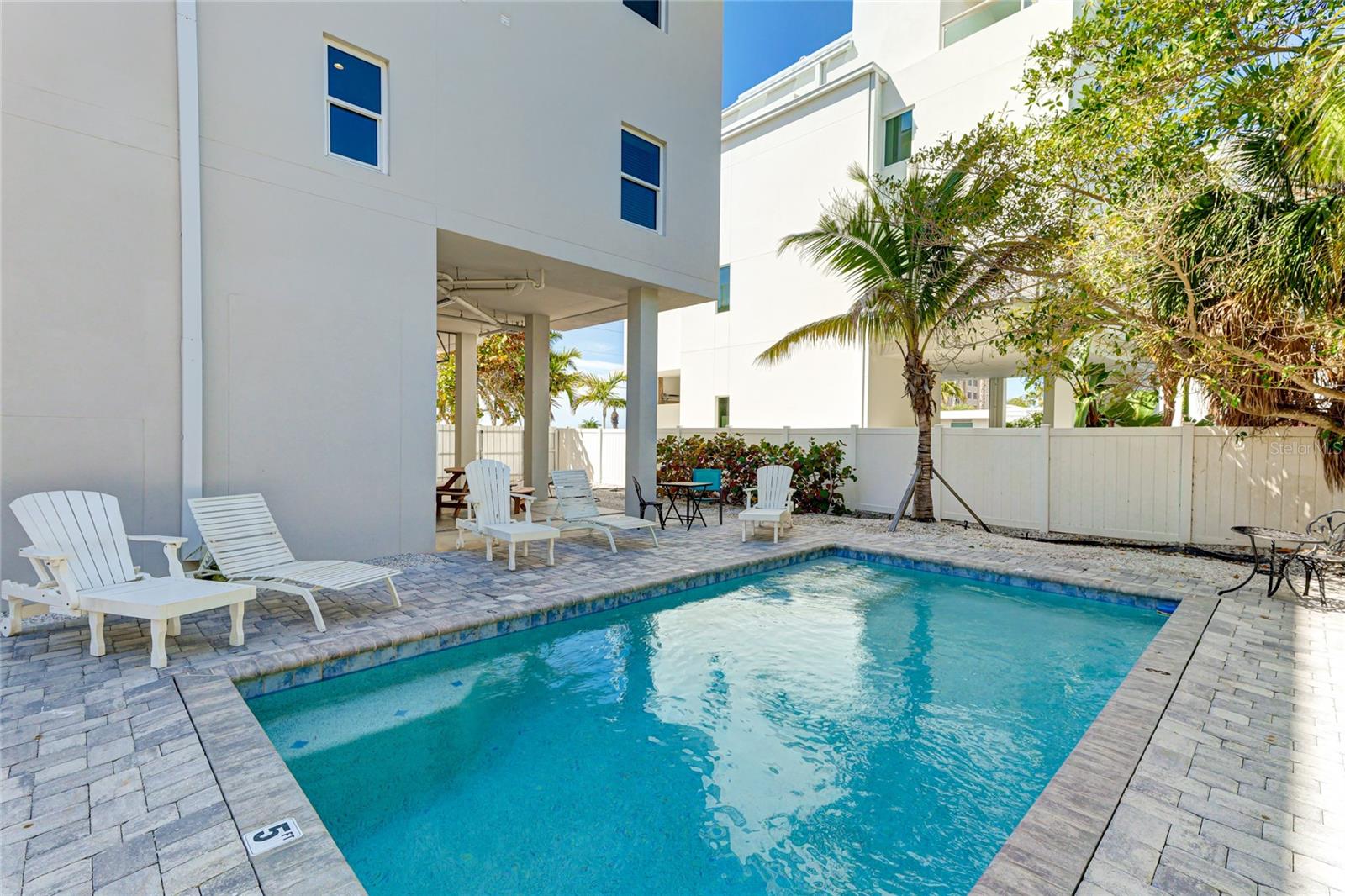 645 BEACH RD