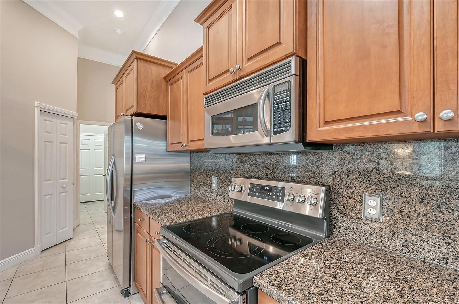 5566 SIESTA ESTATES CT