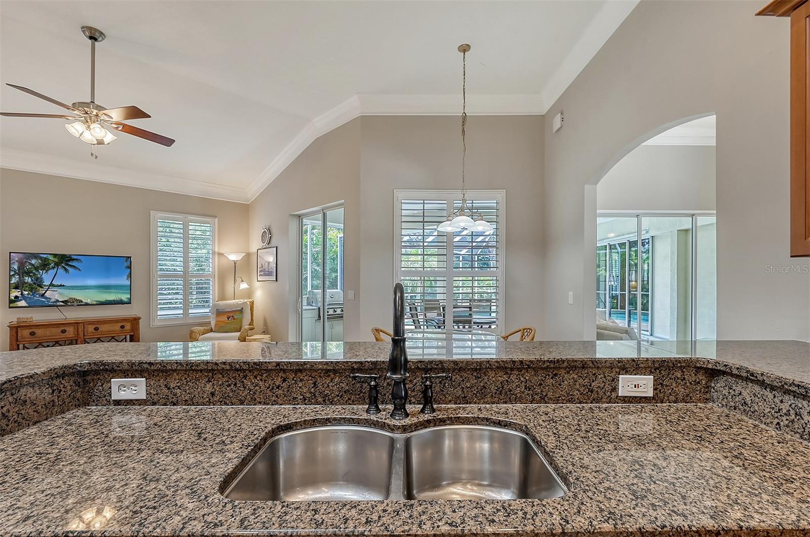 5566 SIESTA ESTATES CT