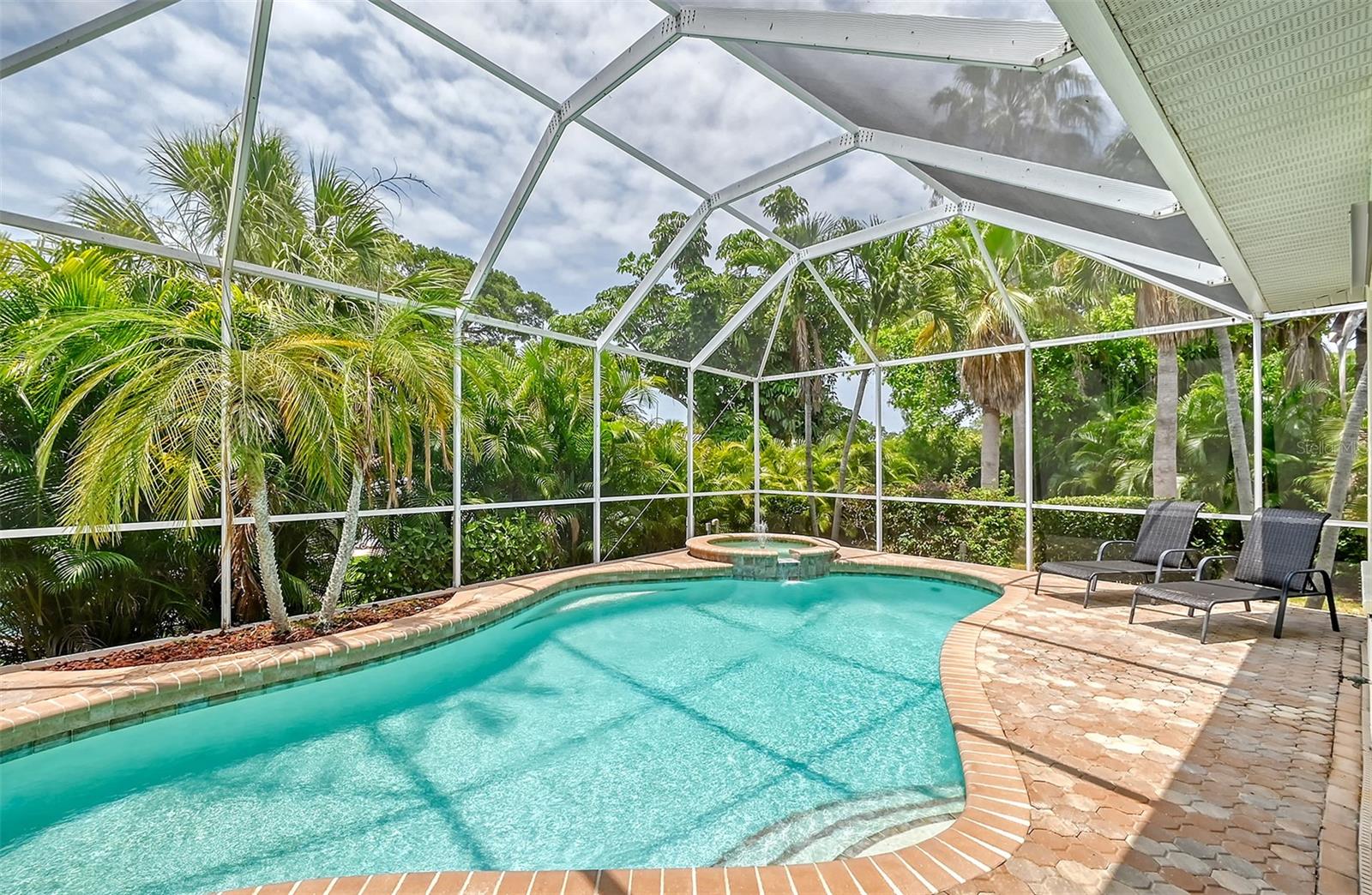 5566 SIESTA ESTATES CT