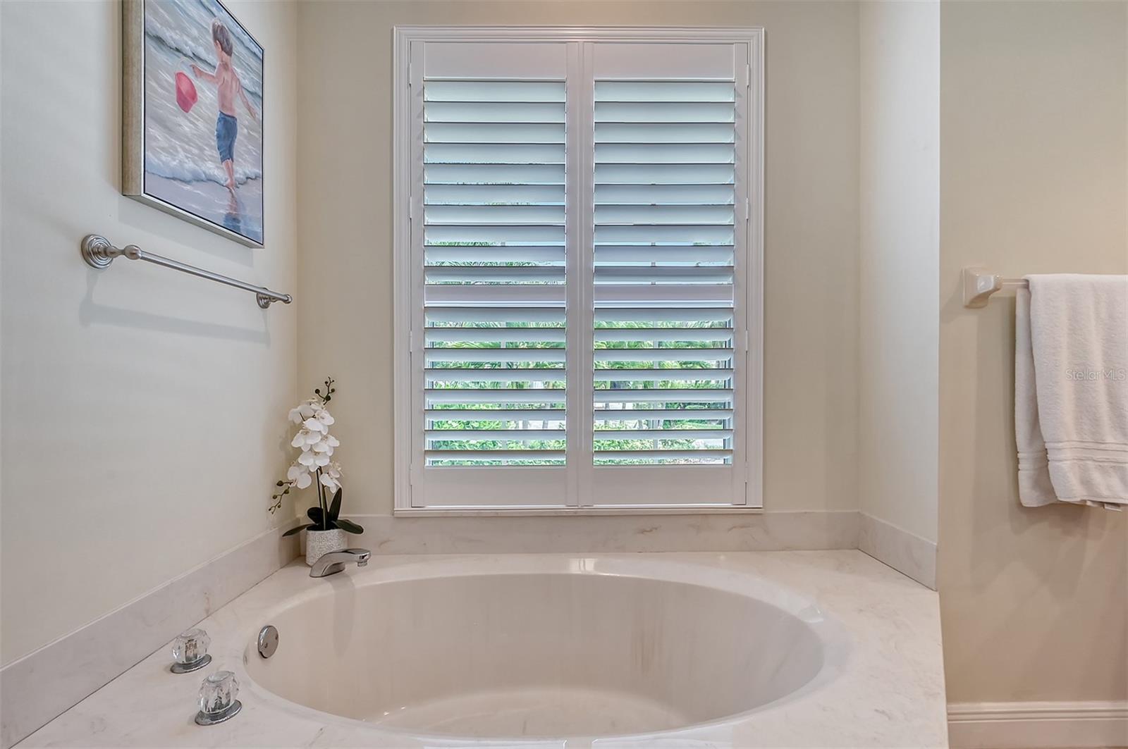 5566 SIESTA ESTATES CT