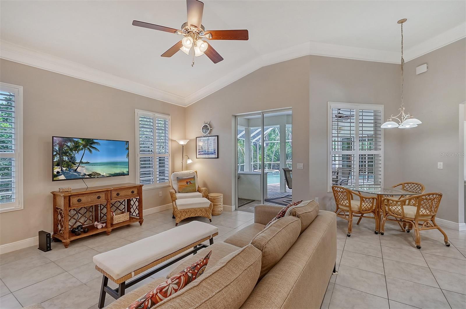5566 SIESTA ESTATES CT