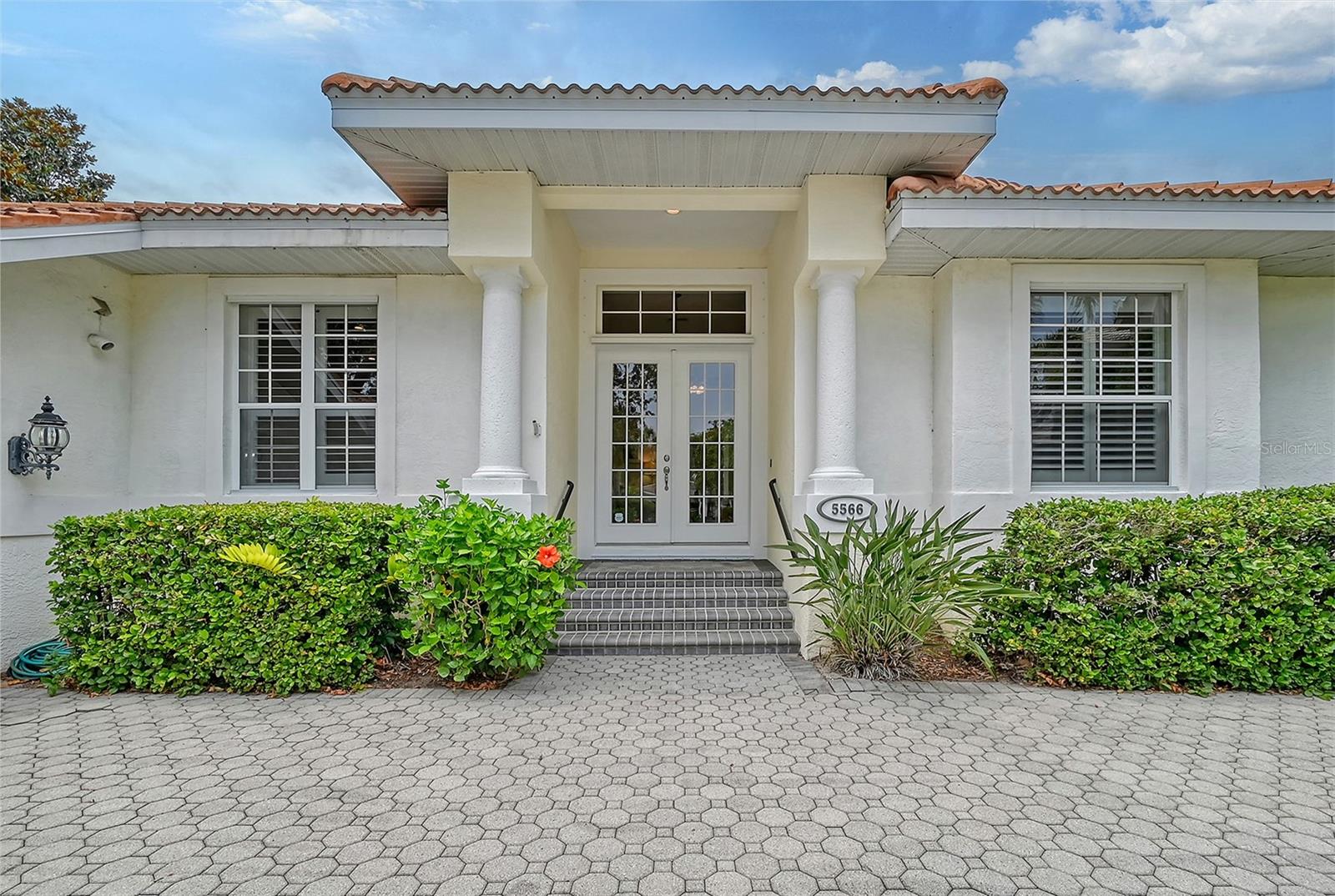 5566 SIESTA ESTATES CT