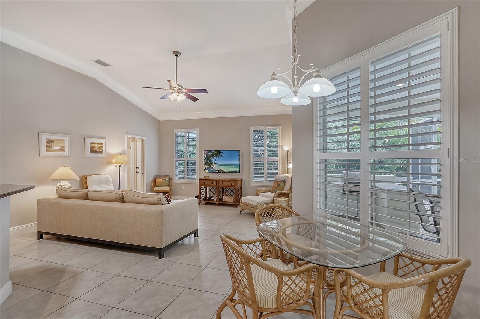5566 SIESTA ESTATES CT