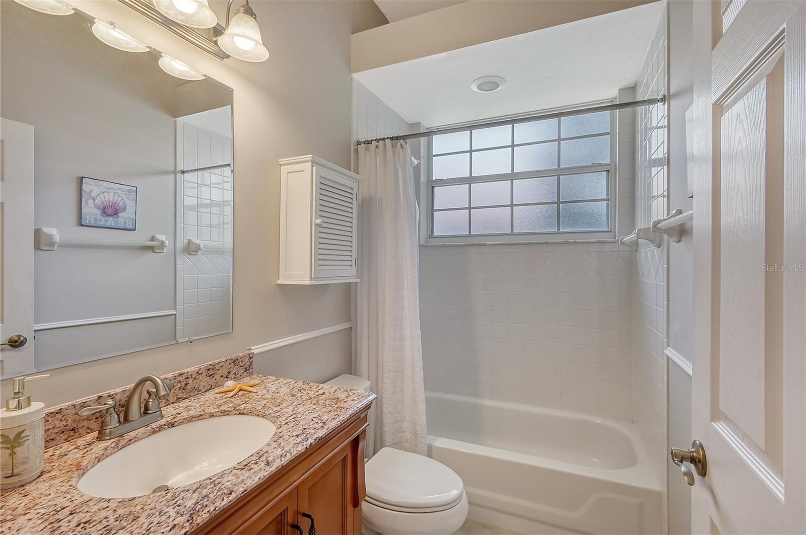 5566 SIESTA ESTATES CT