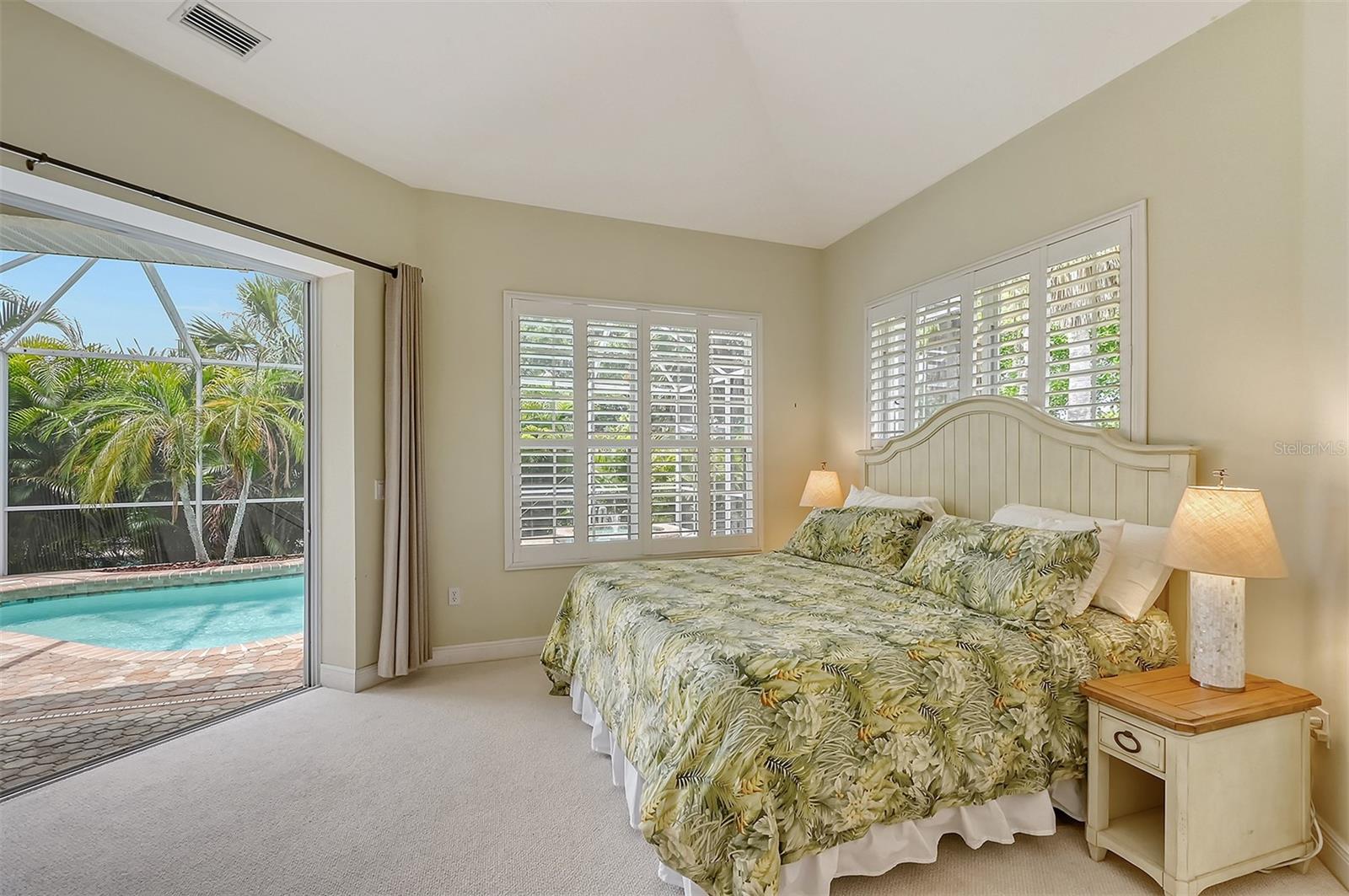 5566 SIESTA ESTATES CT