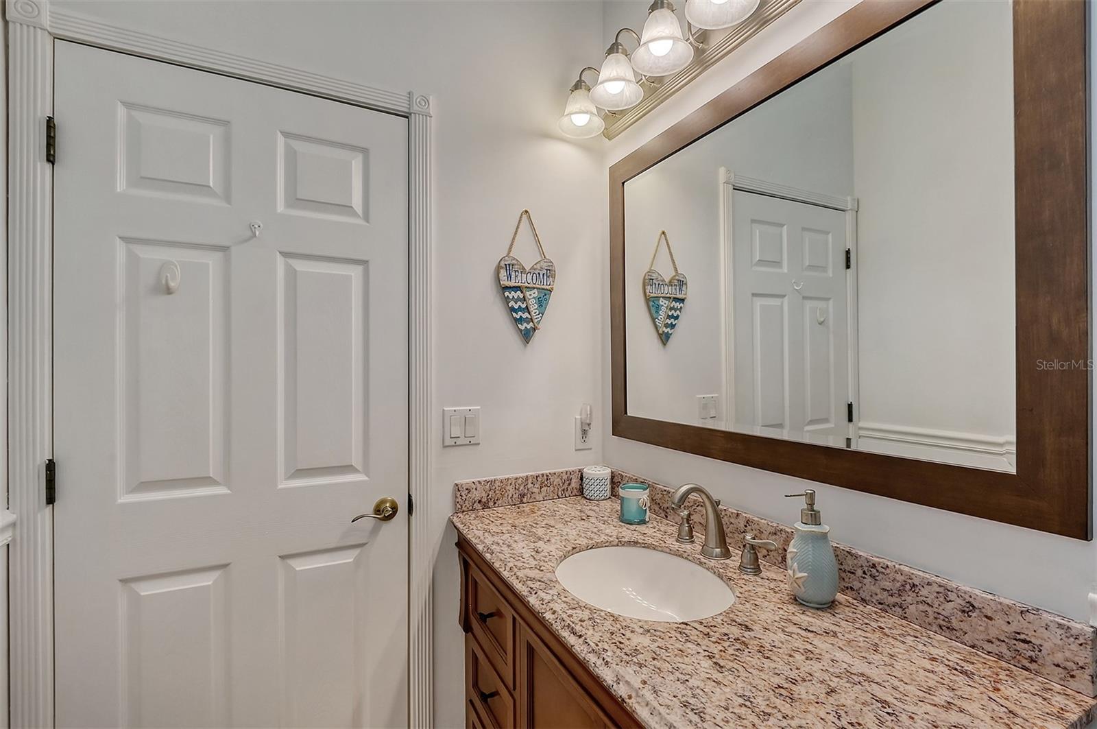 5566 SIESTA ESTATES CT