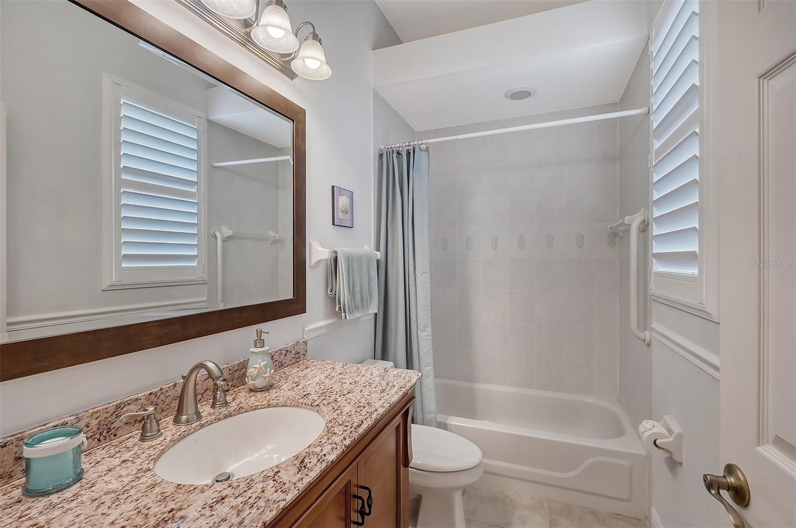 5566 SIESTA ESTATES CT