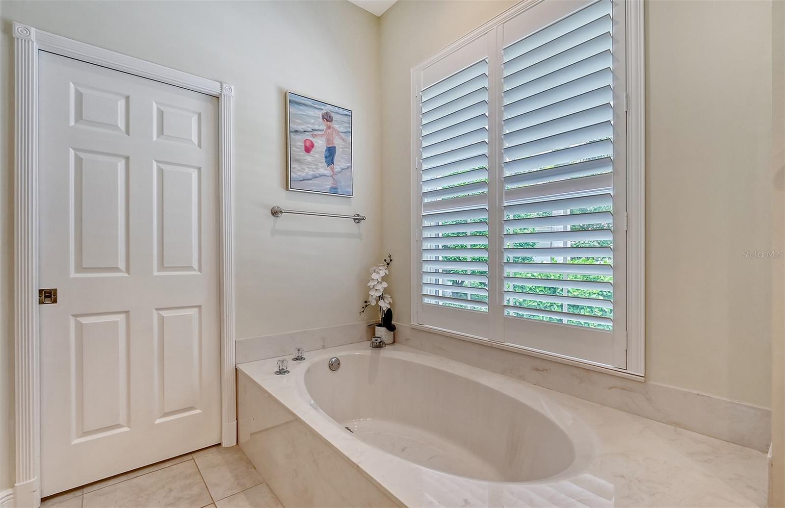 5566 SIESTA ESTATES CT