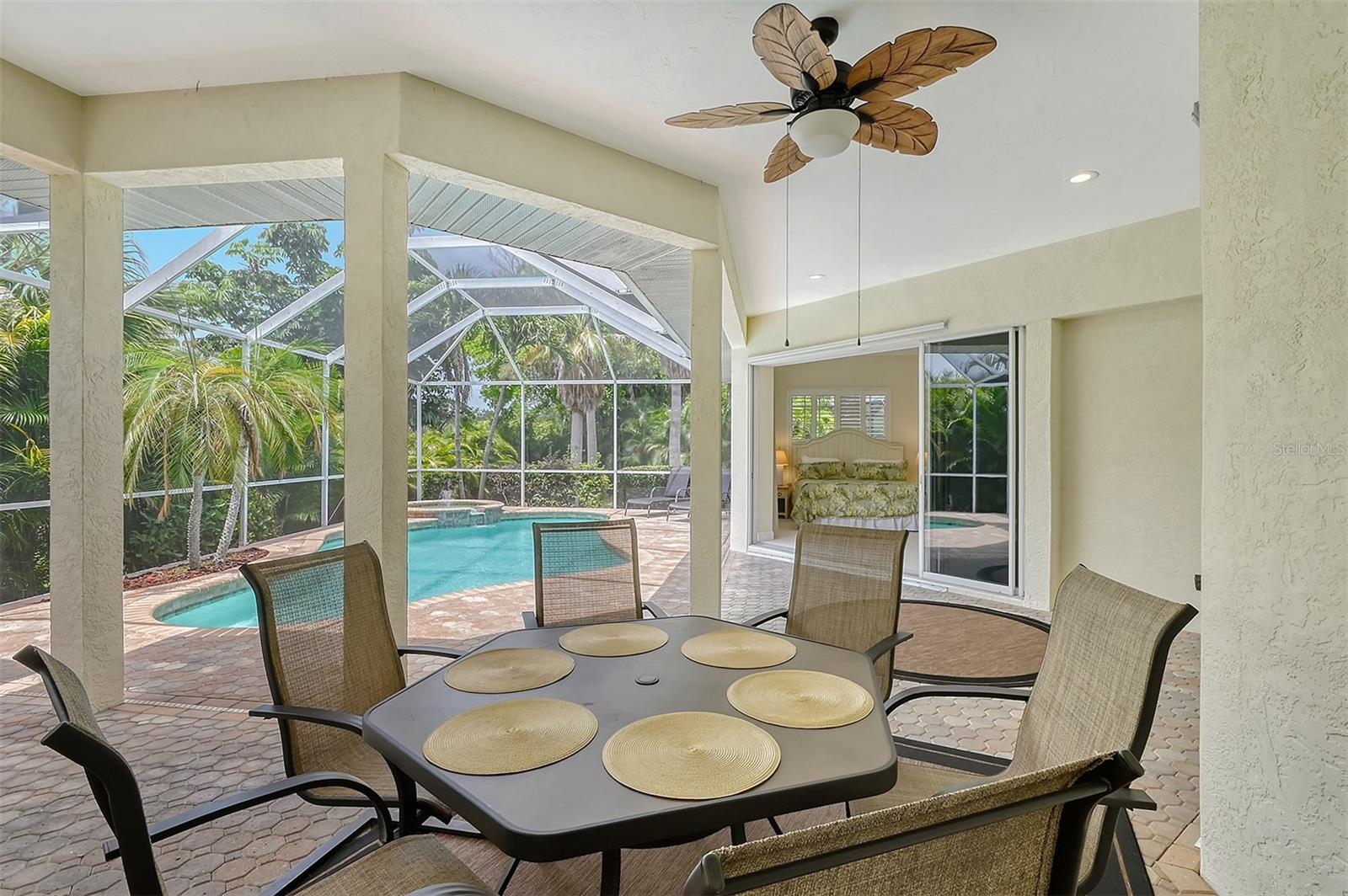 5566 SIESTA ESTATES CT