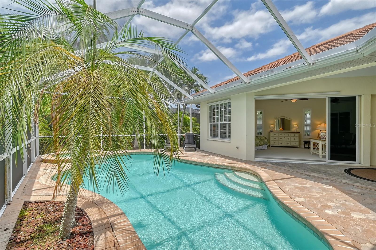 5566 SIESTA ESTATES CT