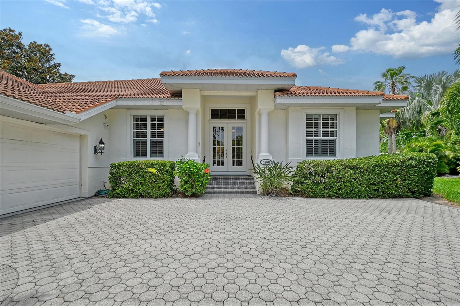 5566 SIESTA ESTATES CT