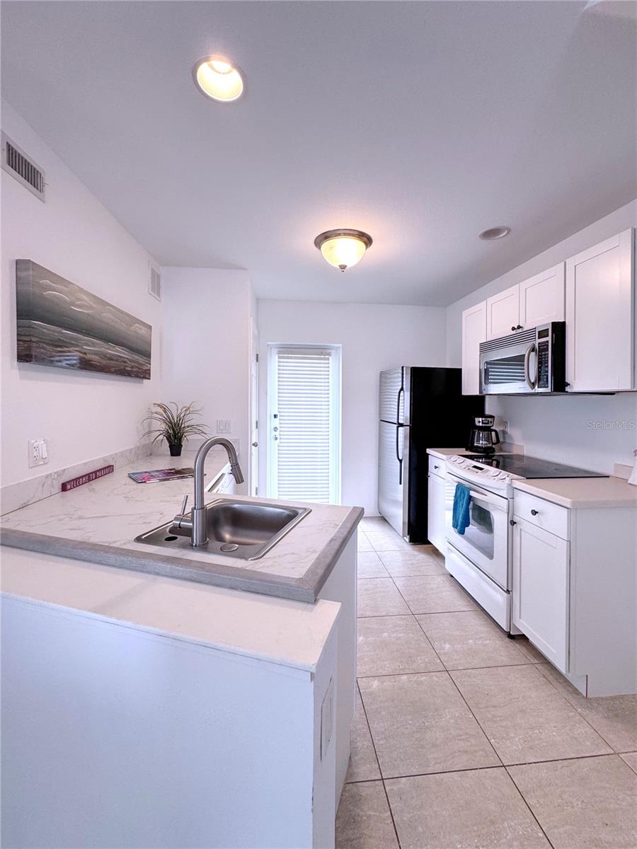 6630 MIDNIGHT PASS RD