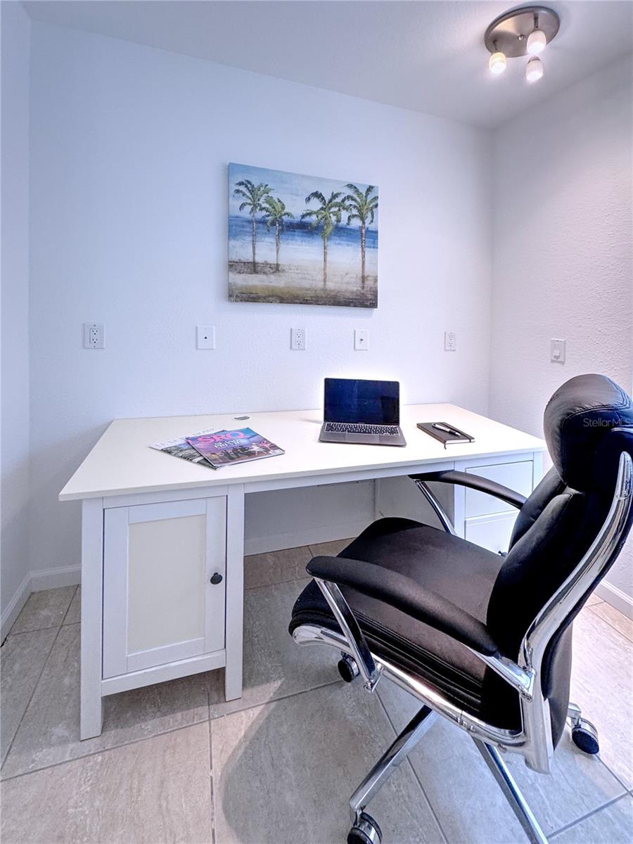 6630 MIDNIGHT PASS RD