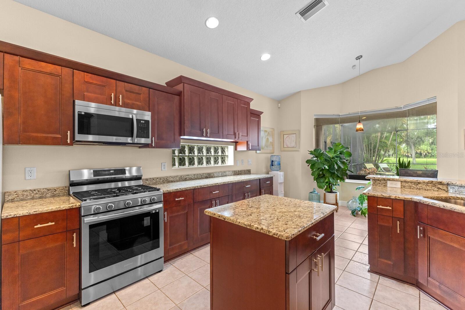 6690 TAILFEATHER WAY