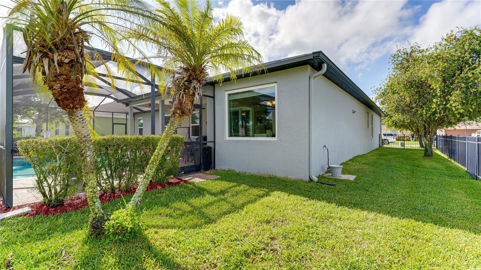 203 65TH AVE E