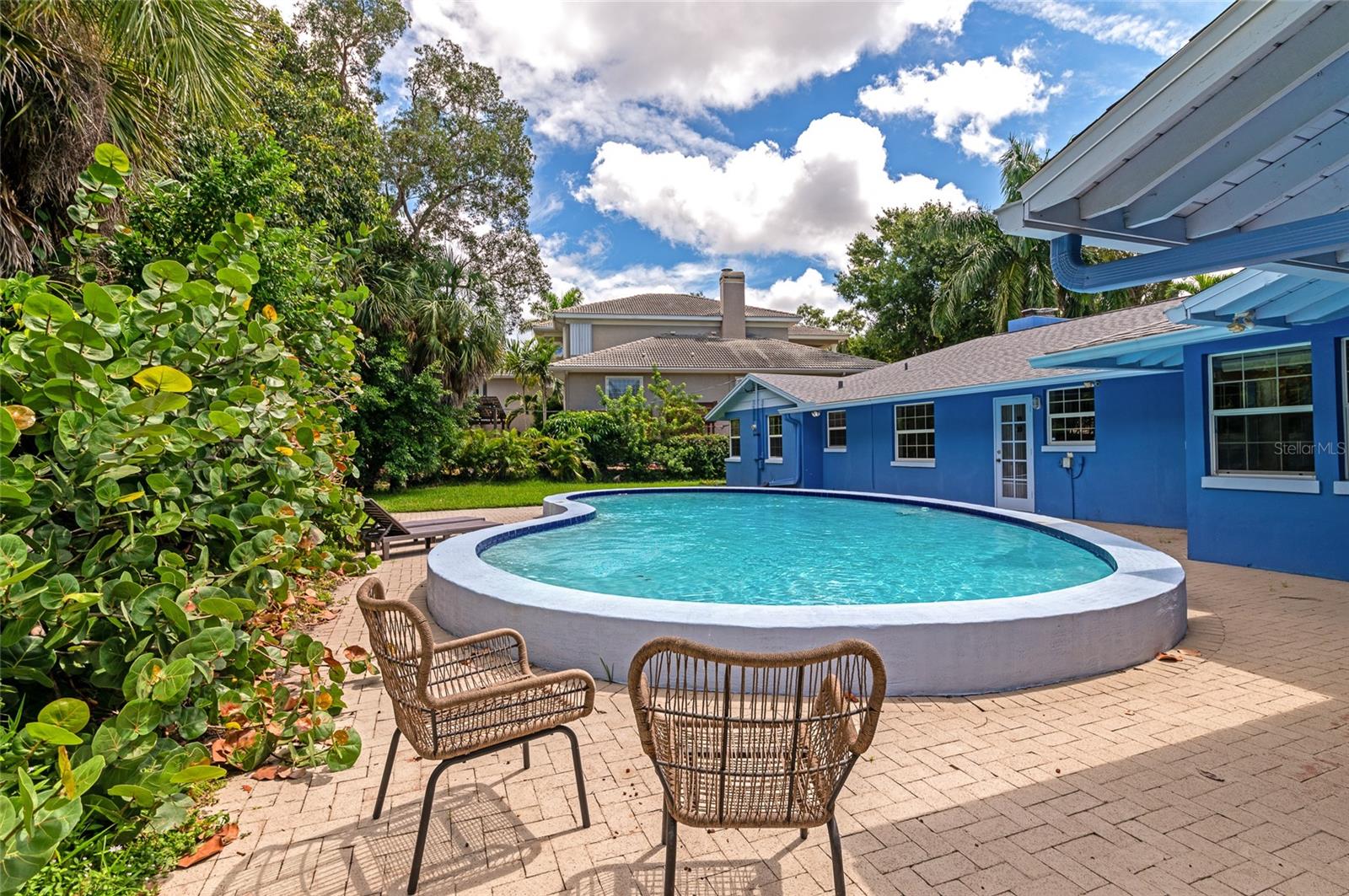 1389 HARBOR DR