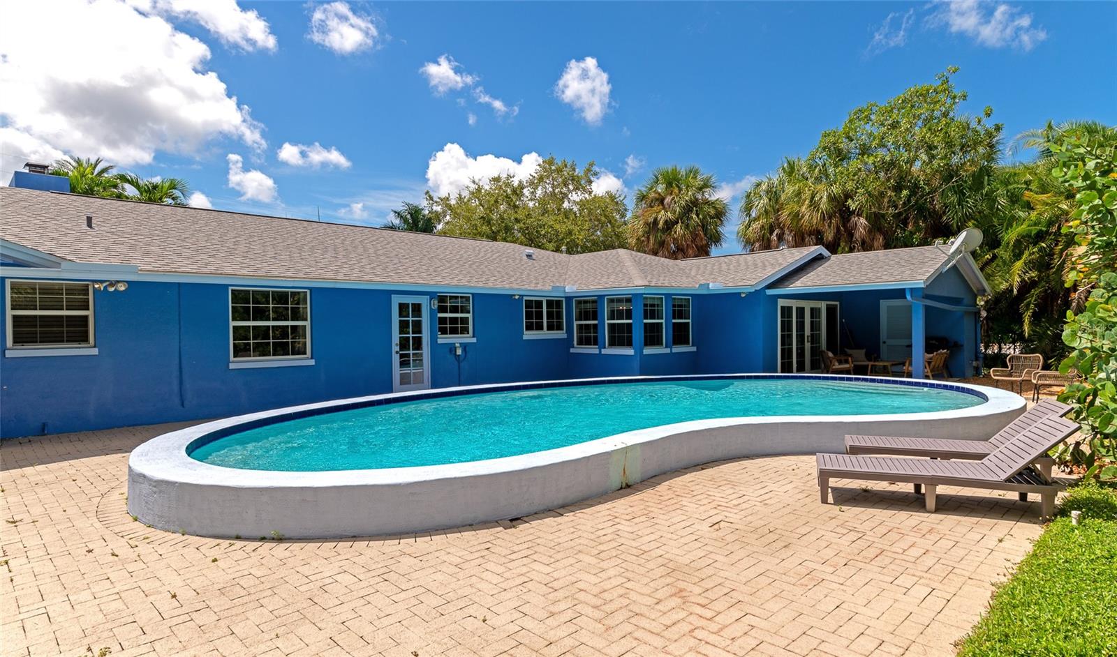 1389 HARBOR DR