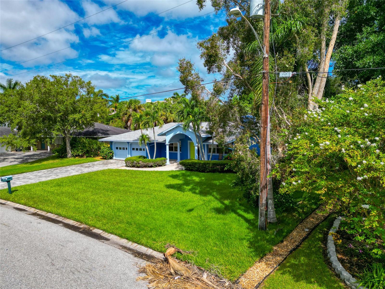 1389 HARBOR DR