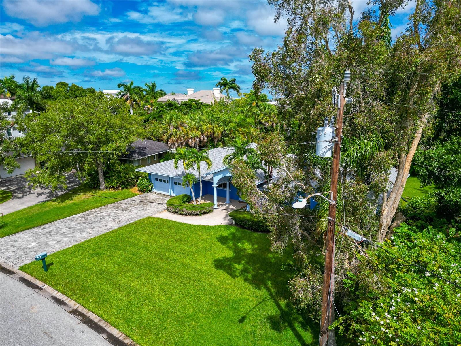 1389 HARBOR DR