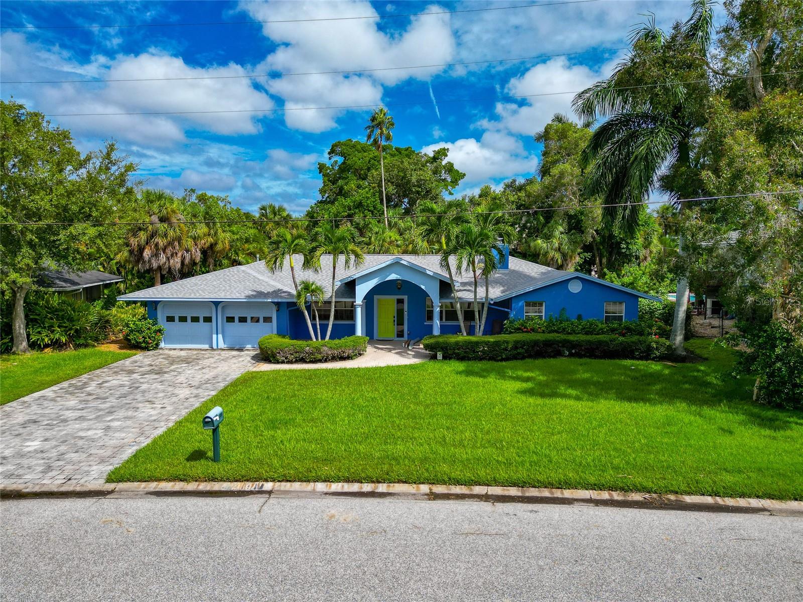 1389 HARBOR DR