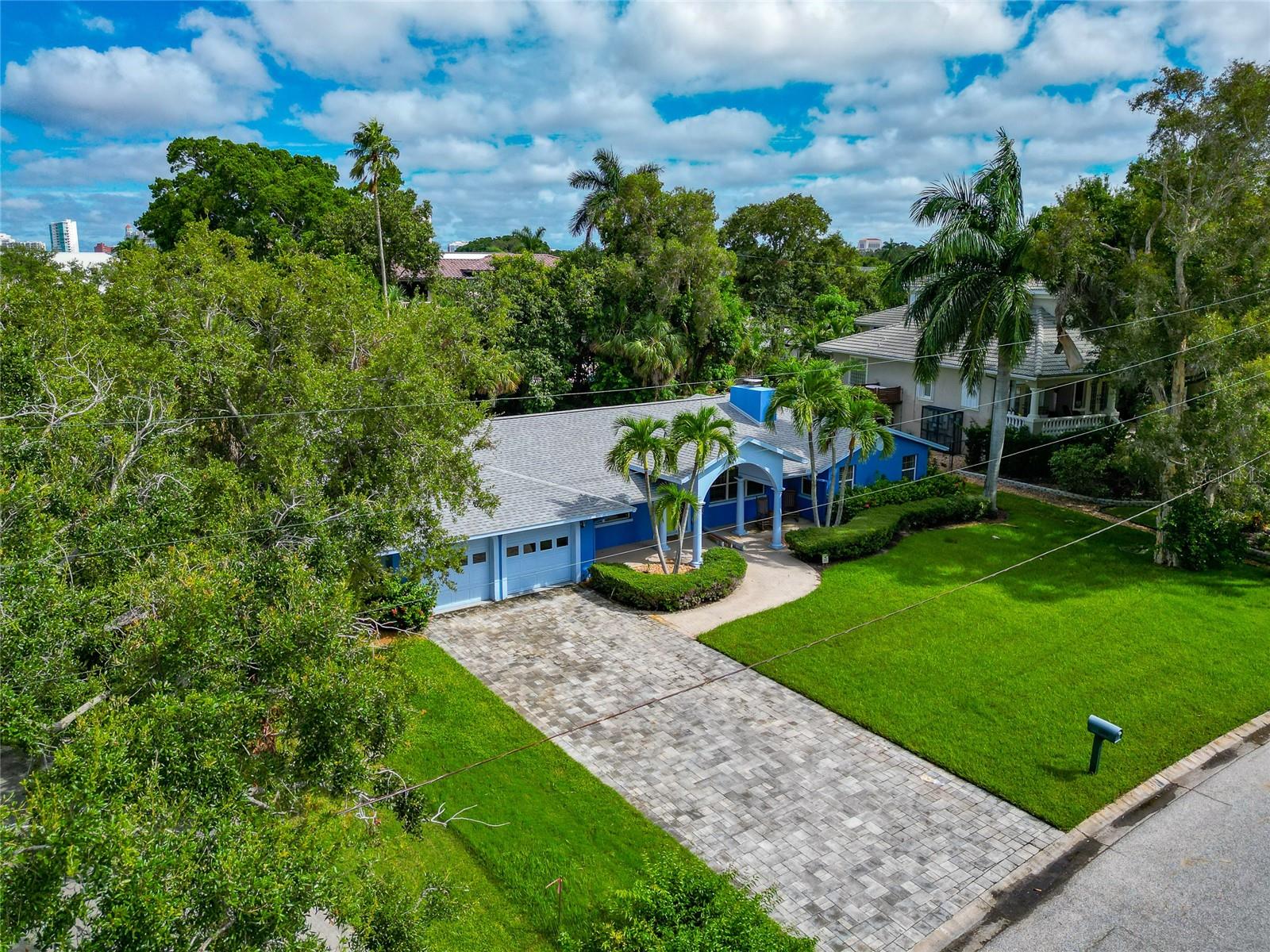 1389 HARBOR DR