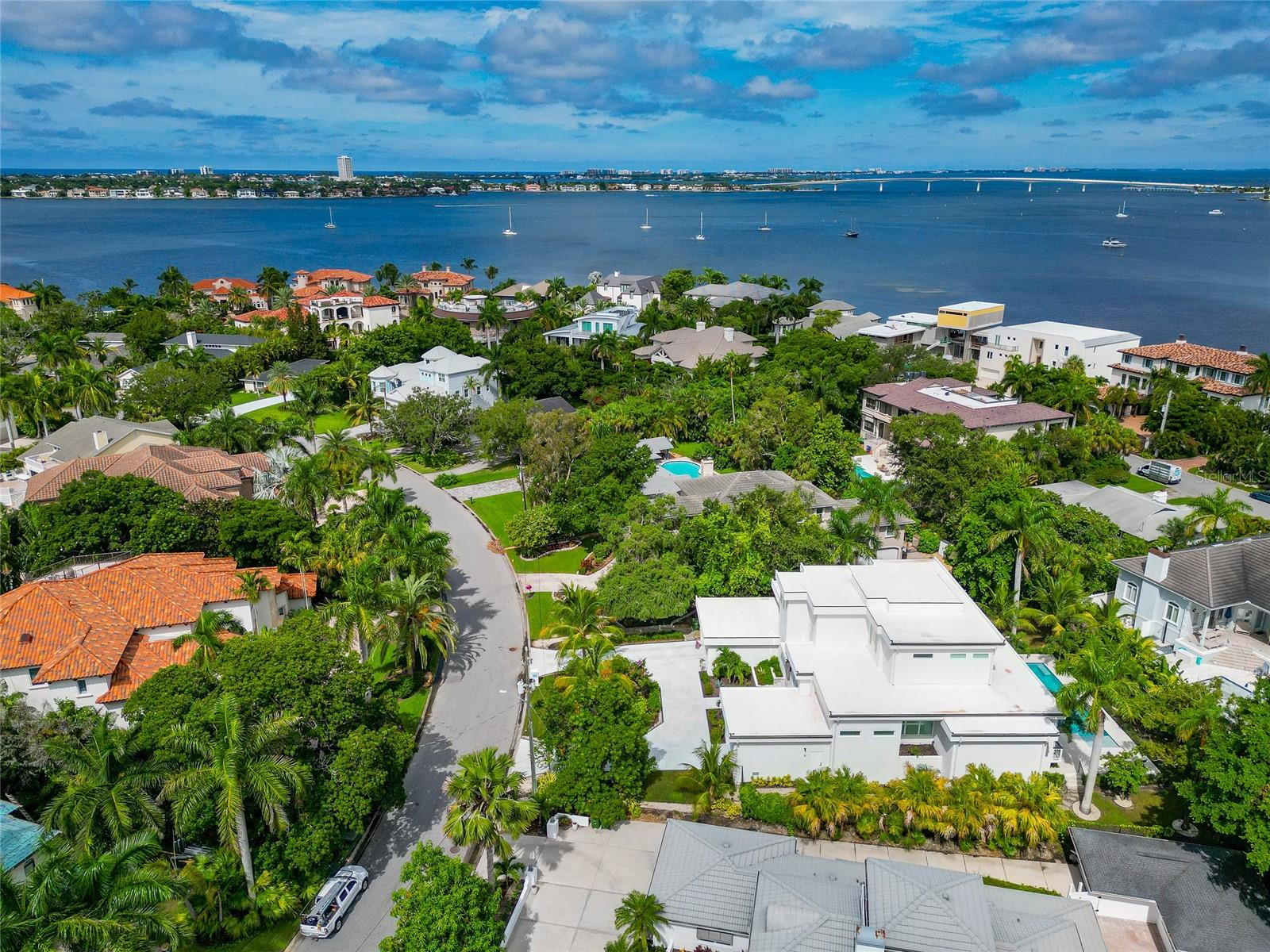 1389 HARBOR DR
