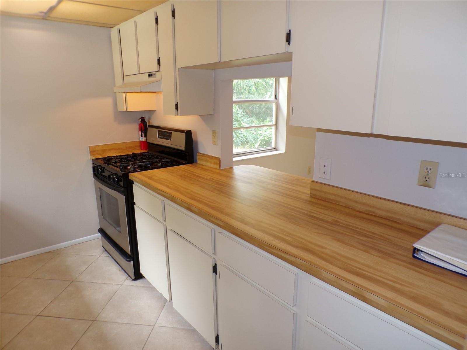 4973 VILLAGE GARDENS DR #50