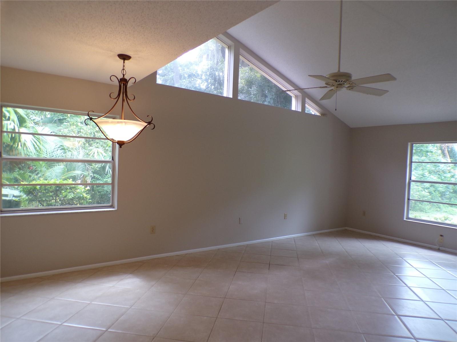 4973 VILLAGE GARDENS DR #50