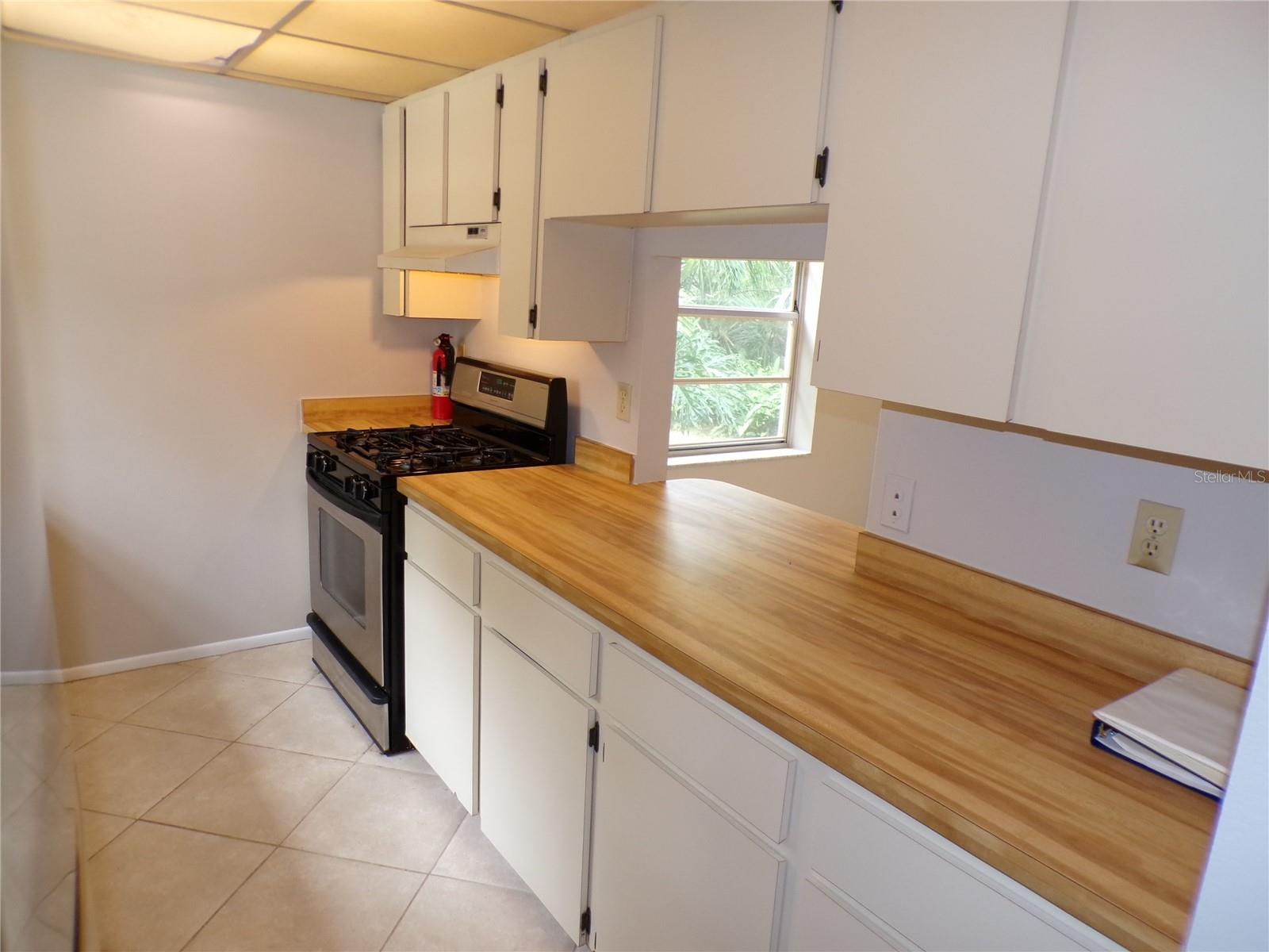 4973 VILLAGE GARDENS DR #50