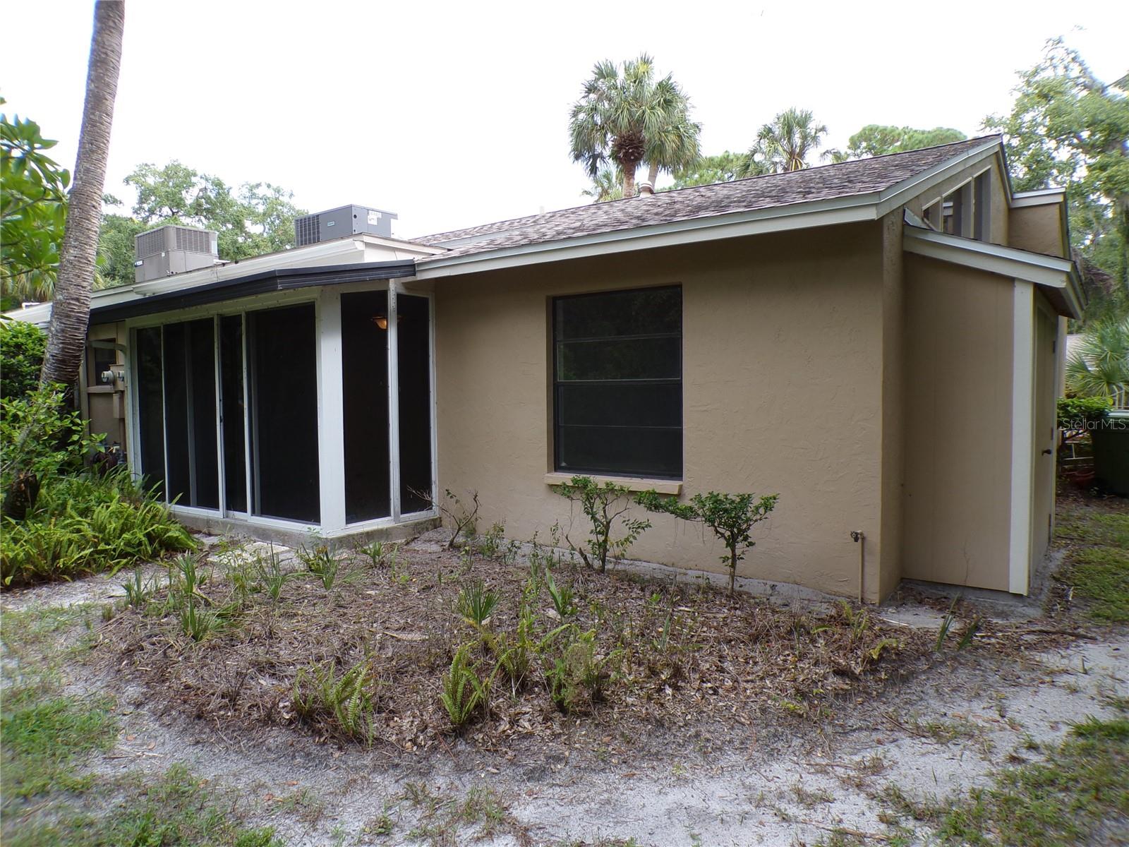 4973 VILLAGE GARDENS DR #50