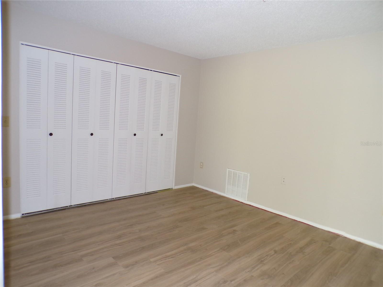 4973 VILLAGE GARDENS DR #50