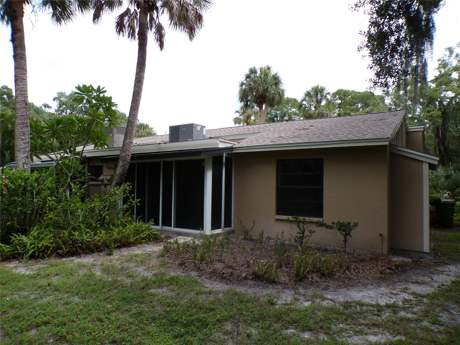 4973 VILLAGE GARDENS DR #50