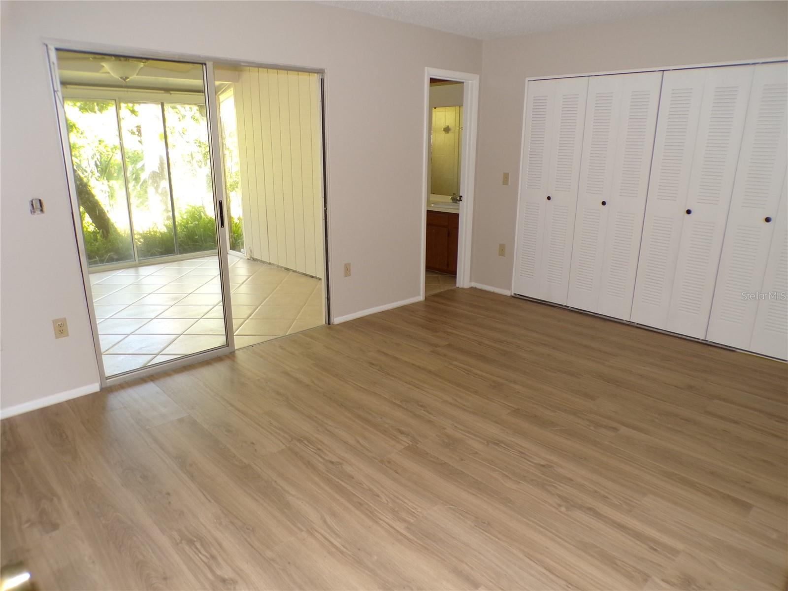 4973 VILLAGE GARDENS DR #50