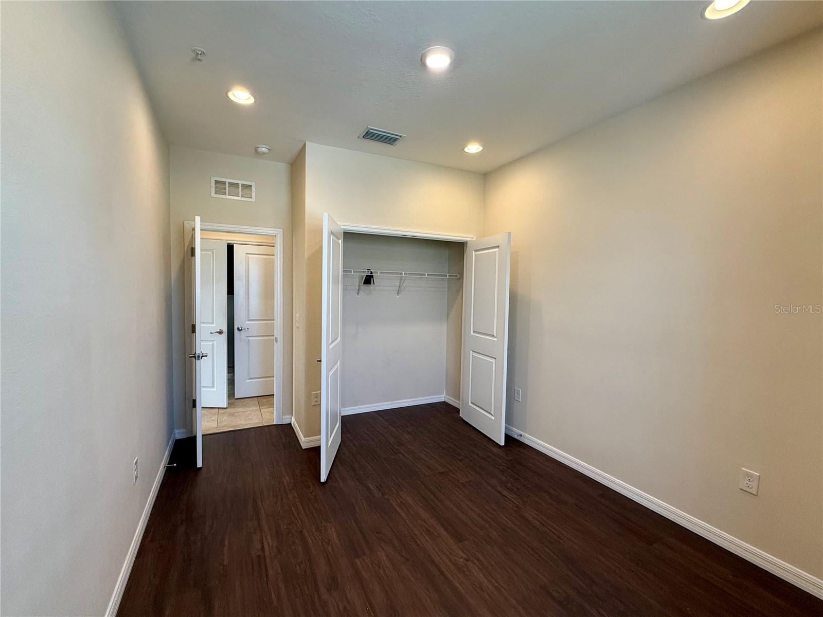 8382 ENCLAVE WAY #101