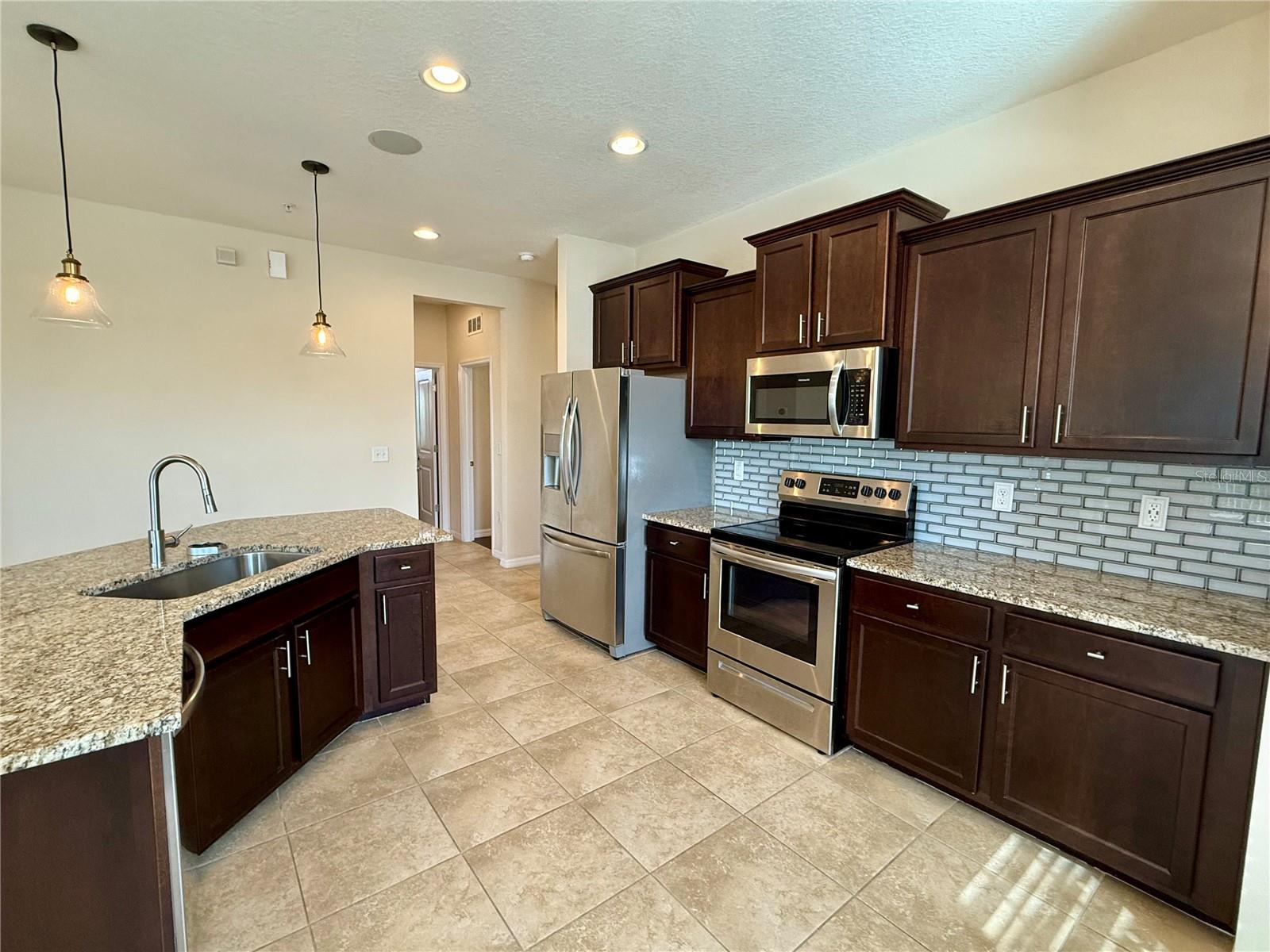 8382 ENCLAVE WAY #101