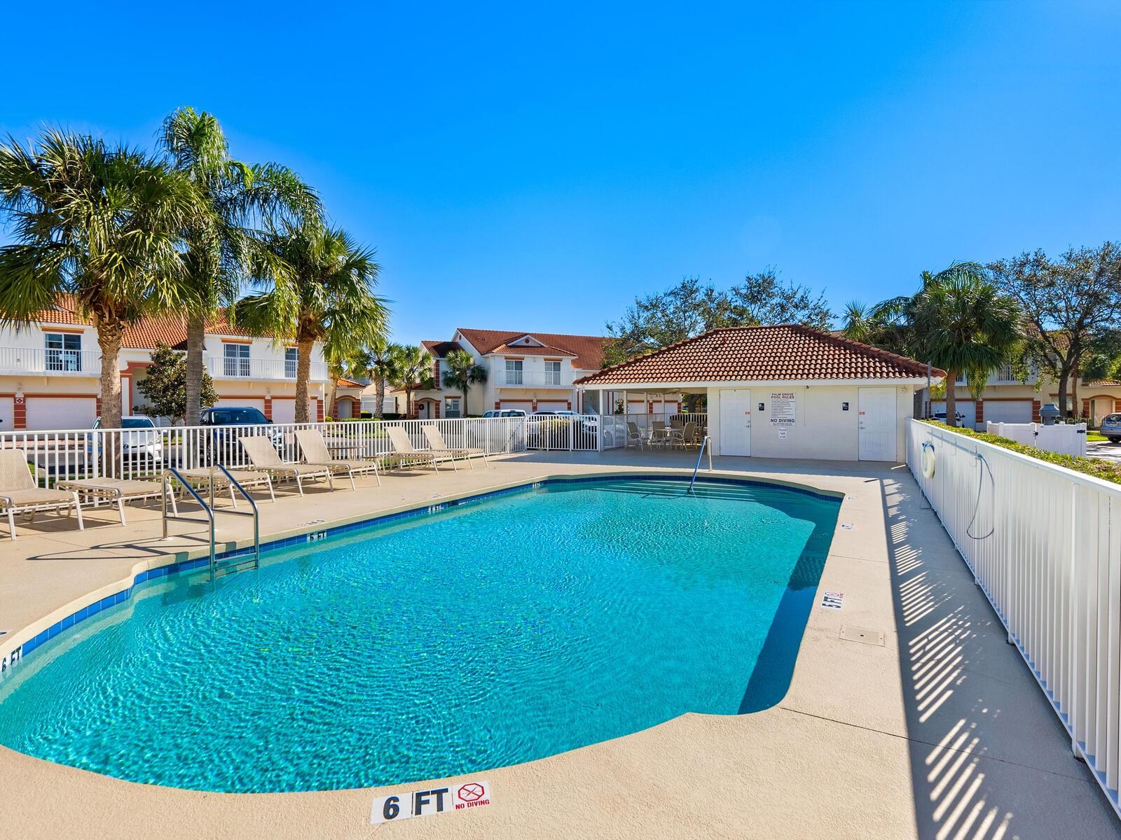 7335 FOUNTAIN PALM CIR #7335