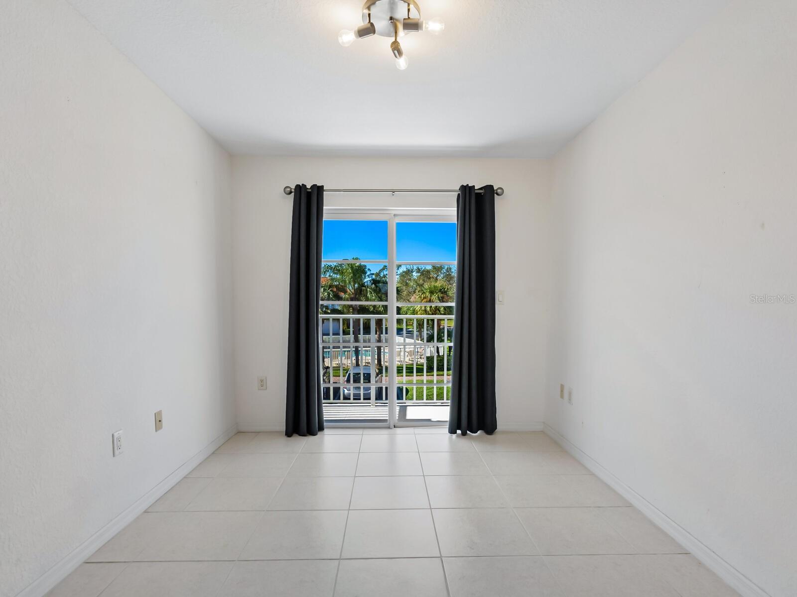 7335 FOUNTAIN PALM CIR #7335